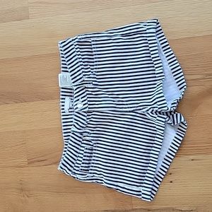 H&M Size 6 striped shorts